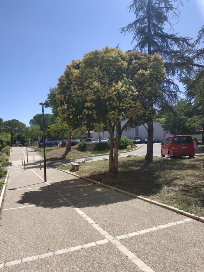 Sejour Evasion A Uzes Apartment Bagian luar foto